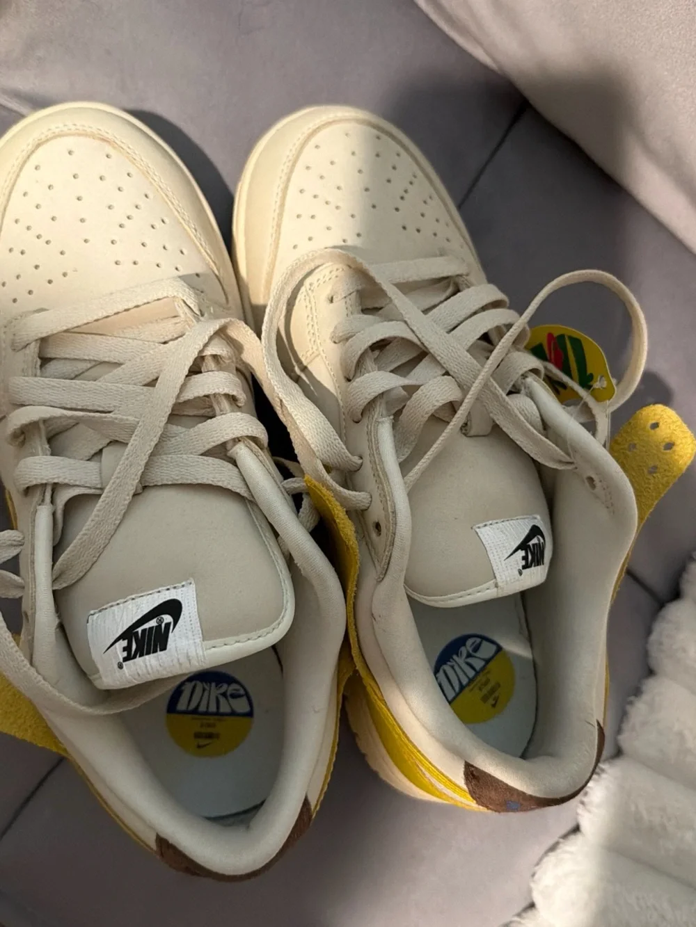 Nike womens Low-Top Sneakers in Cream and Yellow